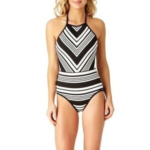 Time and Tru Womens One Piece Swimsuit‎ 2X Black White Geometric Halter Modest